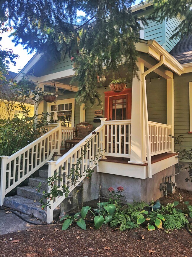 8015 N John Ave unit Upper, Portland, OR 97203 - photo 2