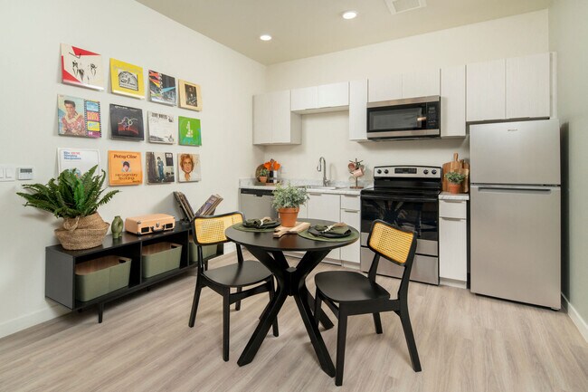 Streamliner 67th, Phoenix, AZ 85035 - photo 3