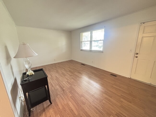 3929 Creekway Ct, Nashville, TN 37218 - photo 4