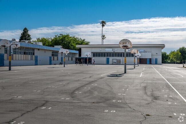 Albert Einstein Middle School Sports Court_8508277