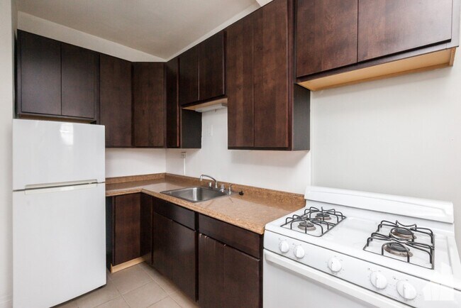 3817 N Fremont St unit 309, Chicago, IL 60613 - photo 6