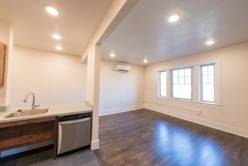 Living Rm