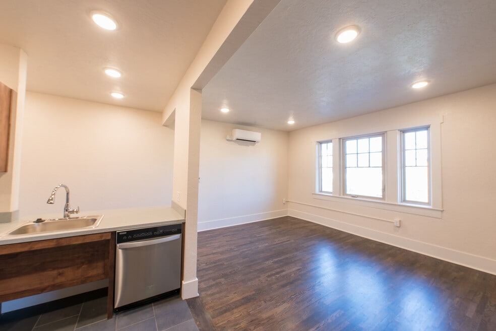 Living Rm