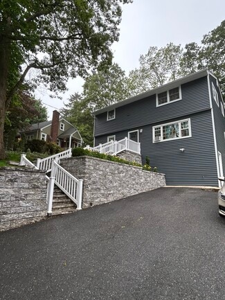 13 Pauline Place Unit B, East Northport, NY 11731