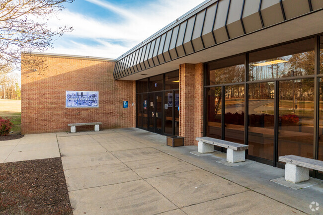 The entrance of Swift Creek Middle School.