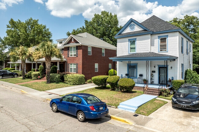Queen Anne homes, found throughout Historic Waverly, are recognizable by front-facing gables.