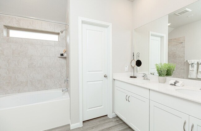 207 Rose Laurel Dr unit 36848899, Alvin, TX 77511 - photo 5