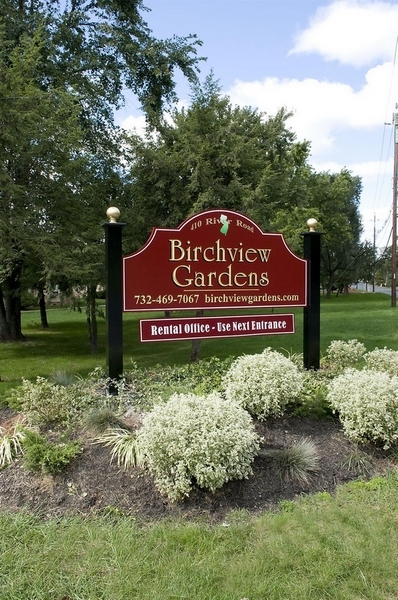 163 Birchview Dr, Piscataway, NJ 08854