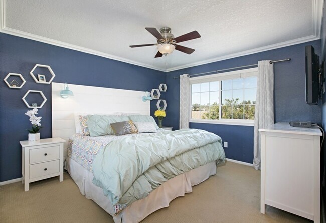 3504 Paseo De Los Americanos unit 74, Oceanside, CA 92056 - photo 6