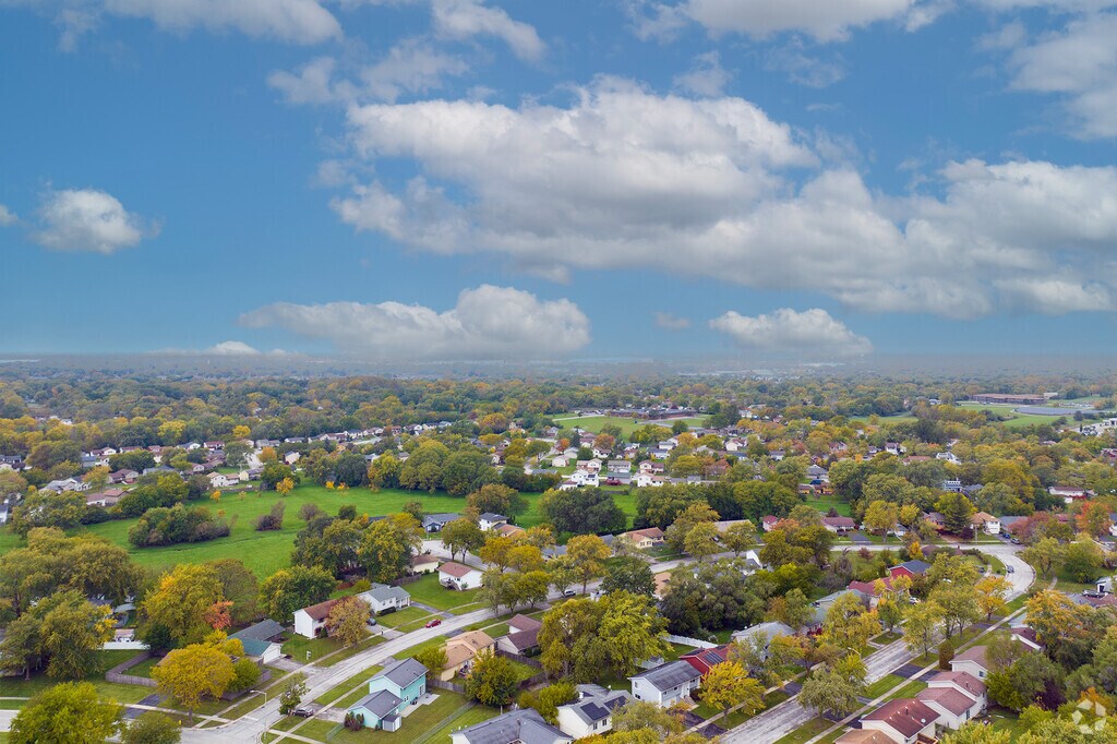 3203 Fountainbleau Dr, Hazel Crest, IL 60429 MLS MRD12076049