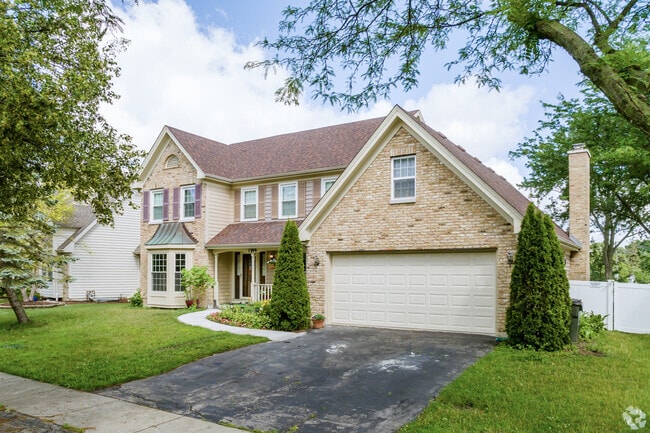 Large modern traditional homes can be found at Carol Stream.