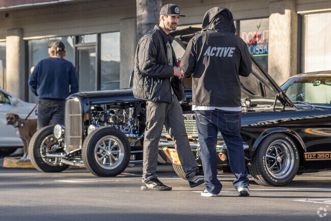 Car shows around Raymond Hills showcase the best cars and bring the community together.