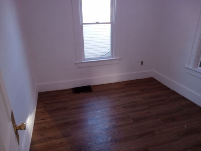 2050 Berdan Ave, Toledo, OH 43613 - photo 3