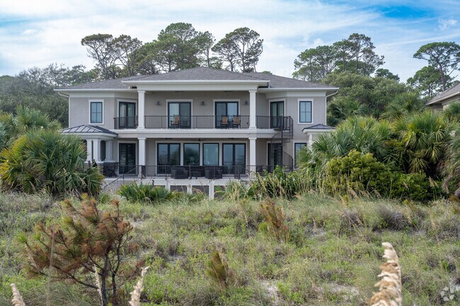 You can enjoy ocean views with many of the homes in Palmetto Dunes.