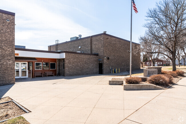 Roosevelt Elementary School has an overall B rating on Niche.