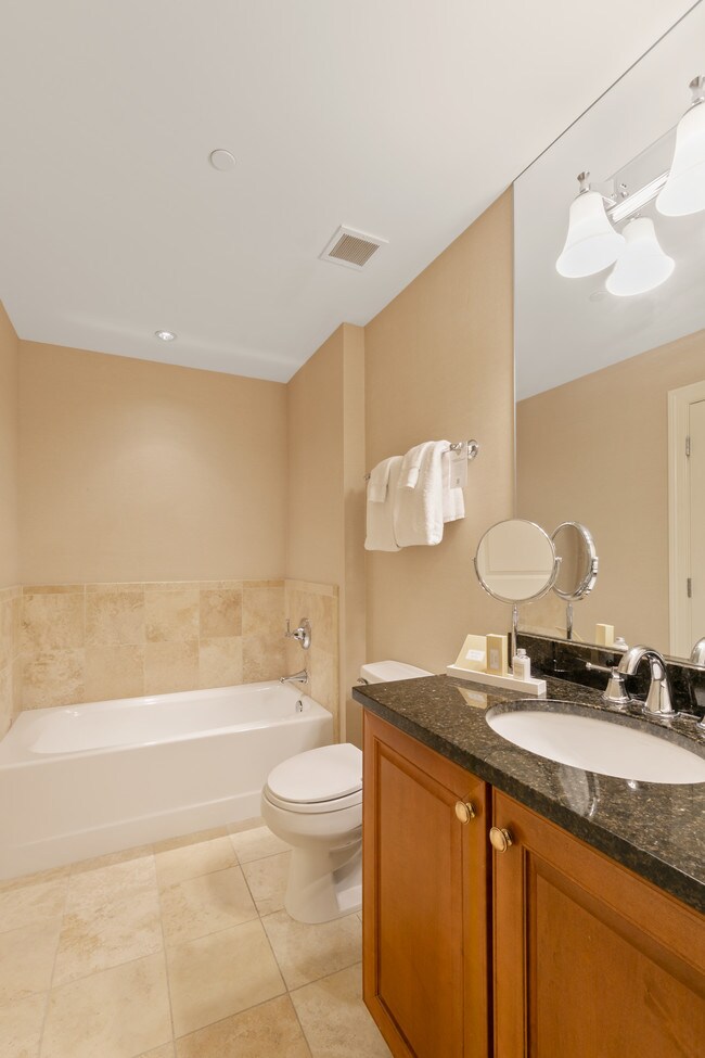 The Chase, Saint Louis, MO 63108 - photo 7