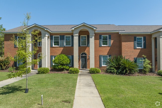 Colonial Revival-inspired apartments can be found around Tifton.