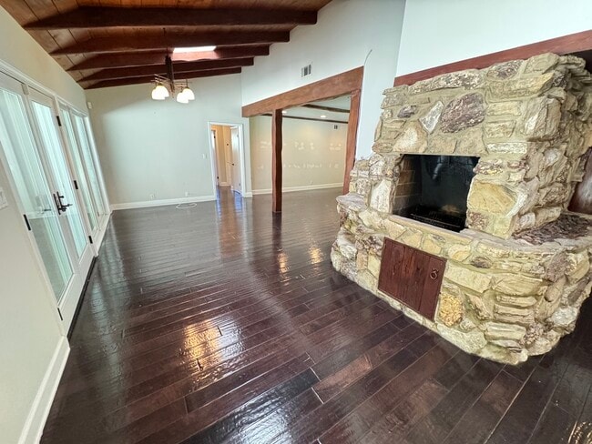 3957 Woodfield Dr, Sherman Oaks, CA 91403 - photo 7