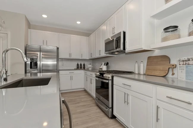 414 Pheasant Run, Elyria, OH 44035 - photo 6