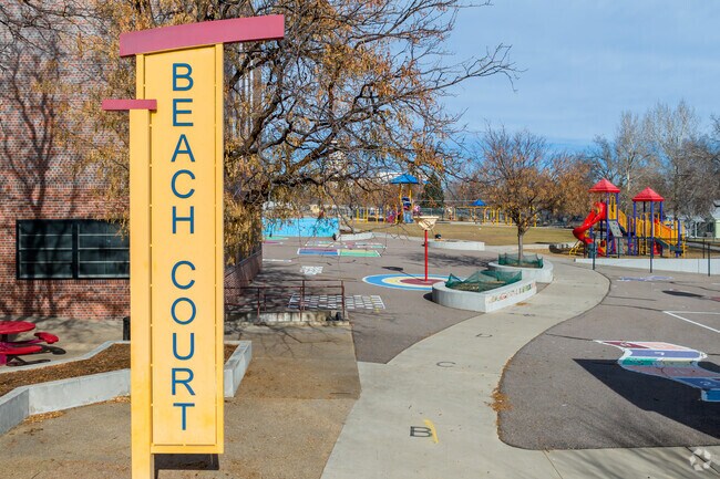 Beach Court Elementary School has a student-teacher ratio of 13:1.