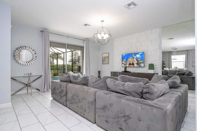 4827 Kings Castle Cir unit ID1280982P, Kissimmee, FL 34746 - photo 3