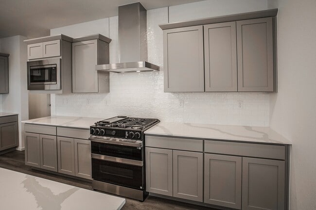 6071 Red Barn Rd, Timnath, CO 80547 - photo 5