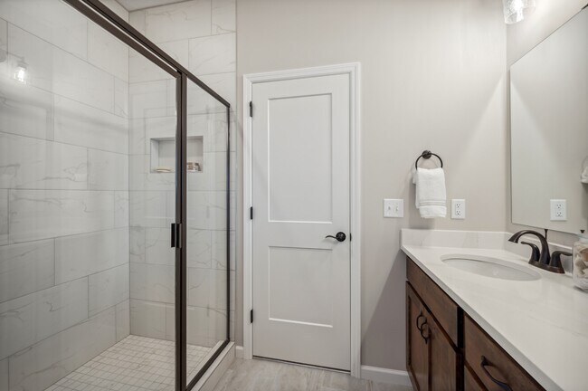 19972 Hunter's Ridge unit 37215868, Rogers, MN 55374 - photo 2