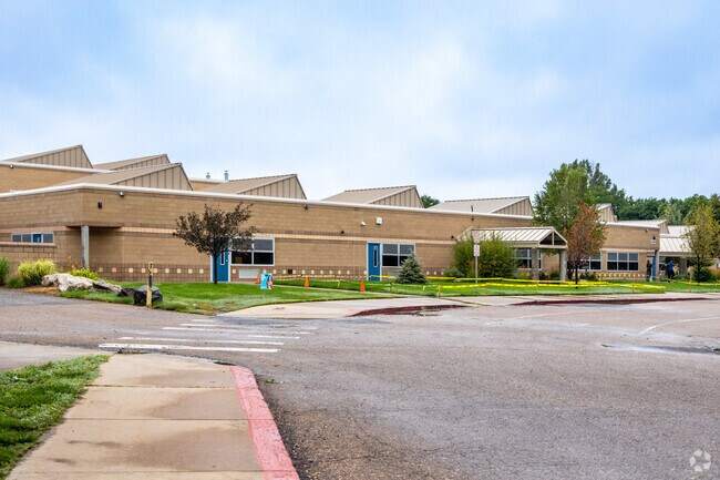 Linton Elementary School earns a B-minus grade from Niche.