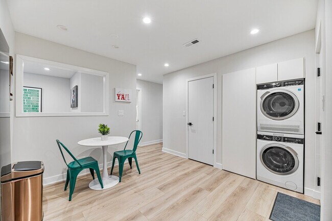 2335 W Touhy Ave unit ID1062699P, Chicago, IL 60645 - photo 5