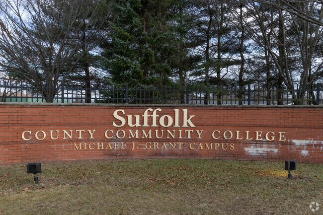 The Suffolk Community College Grant Campus is located in Deer Park.