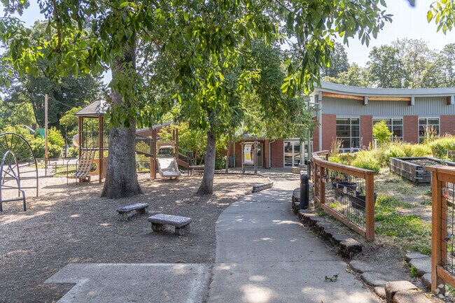 Bolton Primary School is a public pre-K & elementary school in WEst Linn OR.