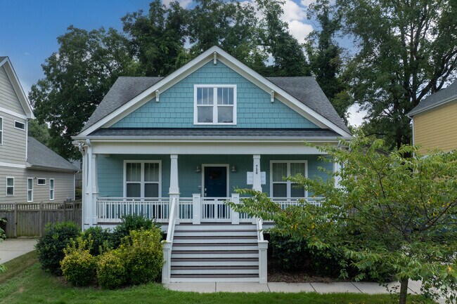 A few Craftsman style homes can be found in the City Center neighborhood.
