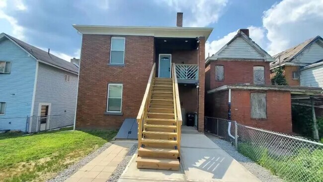 324 W 14th Ave unit 1, Homestead, PA 15120 - photo 4