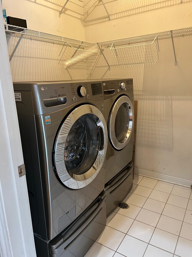 930 W Cuyler Ave unit 3, Chicago, IL 60613 - photo 7