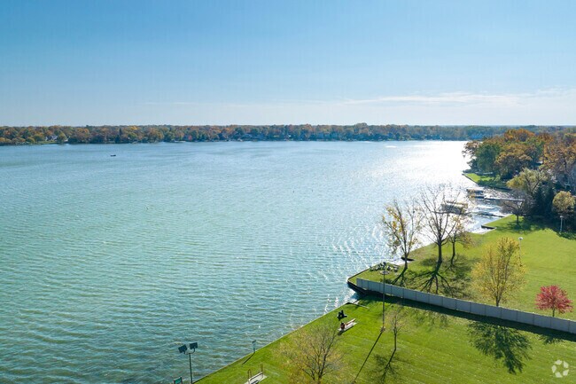 Diamond Lakes scenic shores splash up against Mundeleins Robert Lewandoski Park.