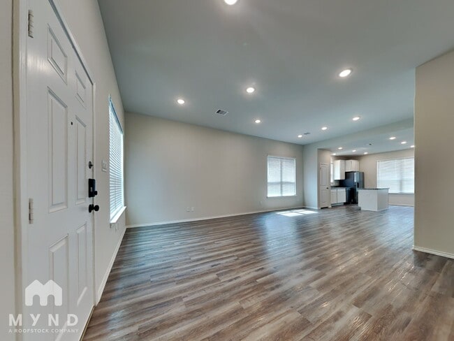 11731 Miller Cir, Conroe, TX 77302 - photo 2