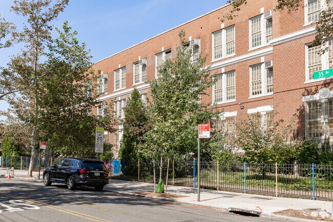 PS 32 State Street has a student-teacher ratio of 14 to 1.