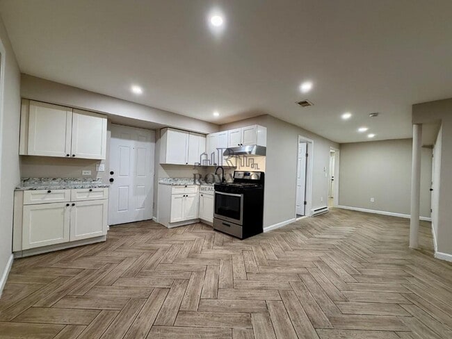 172 Seymour Ave unit side, Newark, NJ 07108 - photo 2