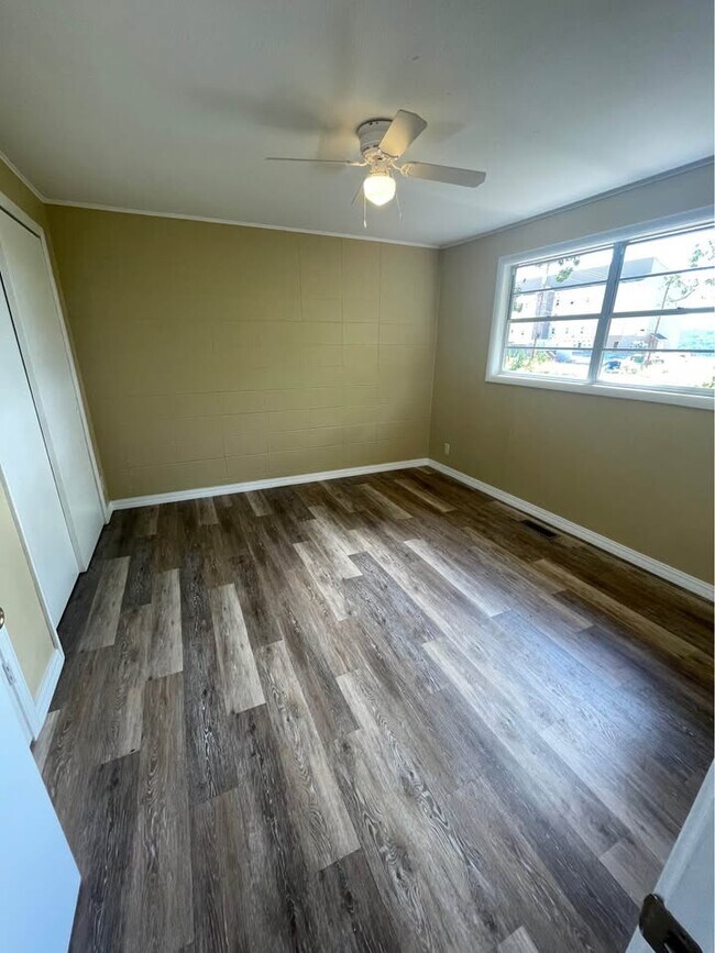 136 Kimberling City Ctr Ln unit 2, Kimberling City, MO 65686 - photo 4