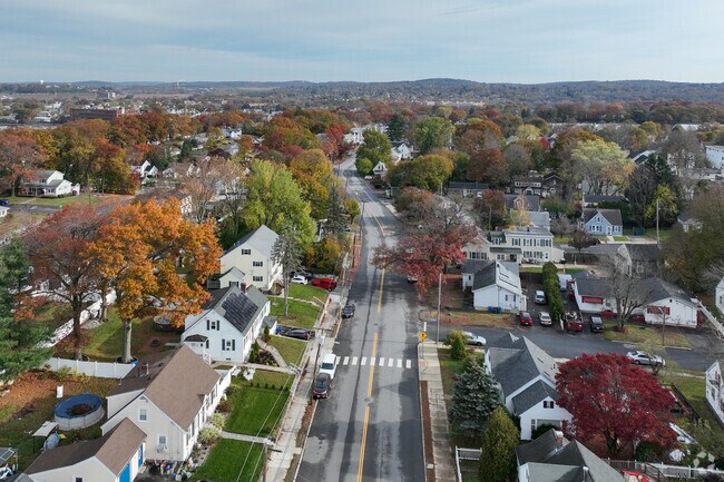 Mount Vernon in Lawrence, Massachusetts, offers a blend of community and modern amenities.