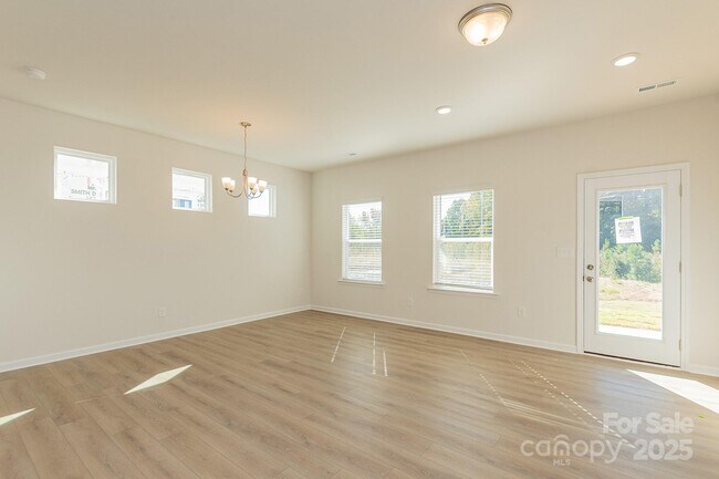 6024 Jasmine Branch Rd, Charlotte, NC 28216 - photo 6