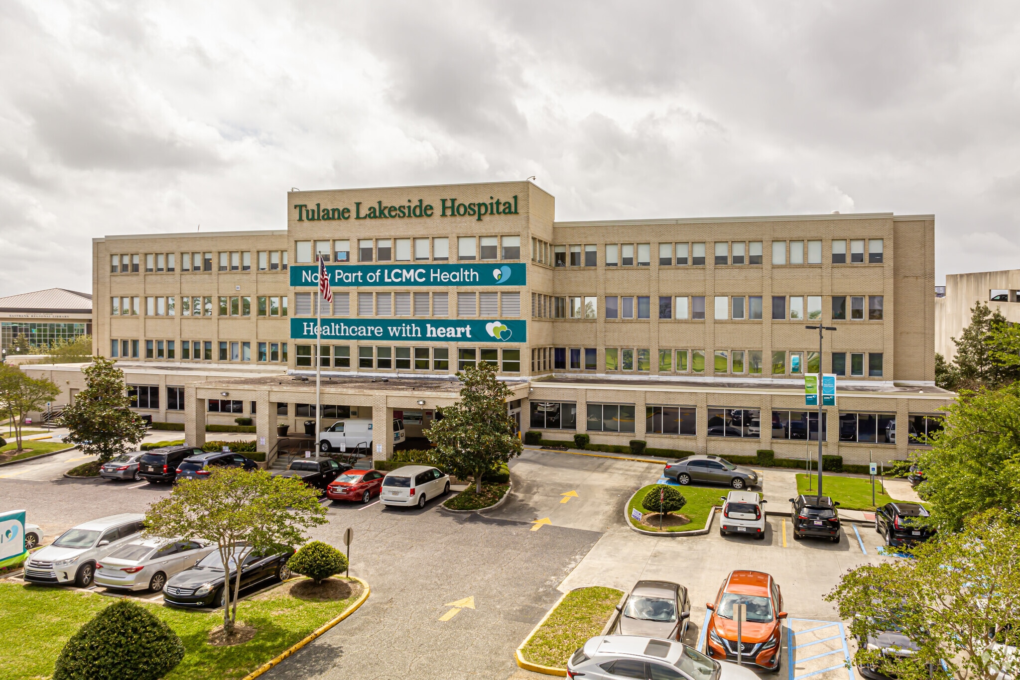 Since 1964 Tulane Lakeside Hospital has provided the healthcare needs of families, women and babies in Jefferson Parish in the Clearview Estates neigh