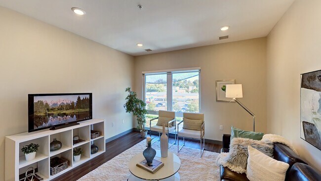 University Square North, Salem, MA 01970 - photo 5