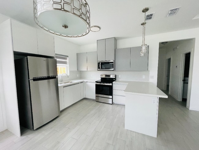 1623 W Smt Dr unit 3, Pharr, TX 78577 - photo 3