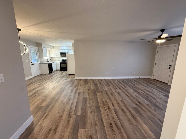 133 W Terrace Ct, Sparta, MO 65753 - photo 4