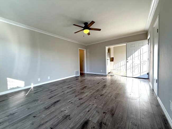 1938 S Rimpau Blvd unit 1938, Los Angeles, CA 90016 - photo 5