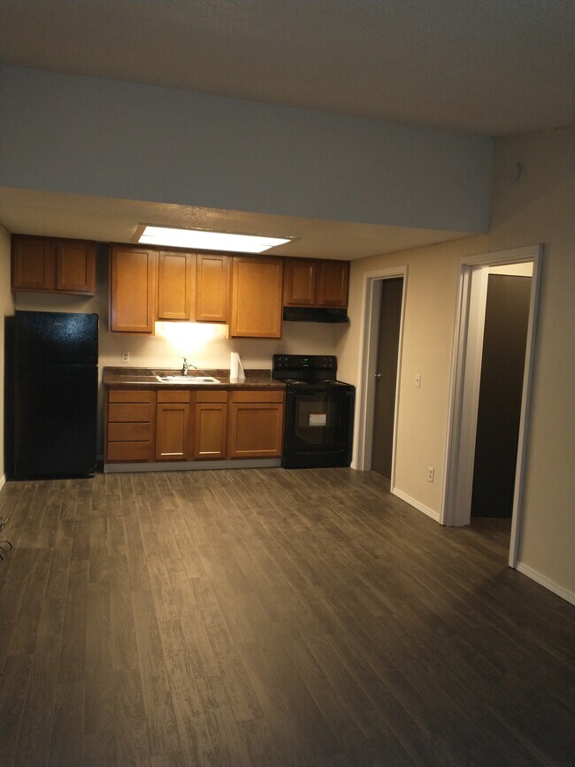 Cedarwood, Goshen, IN 46526 - photo 6