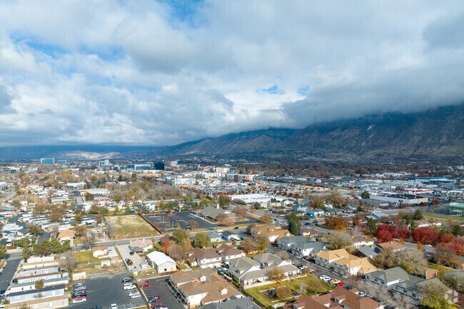 Aerial view of the Franklin neighborhood looking east.