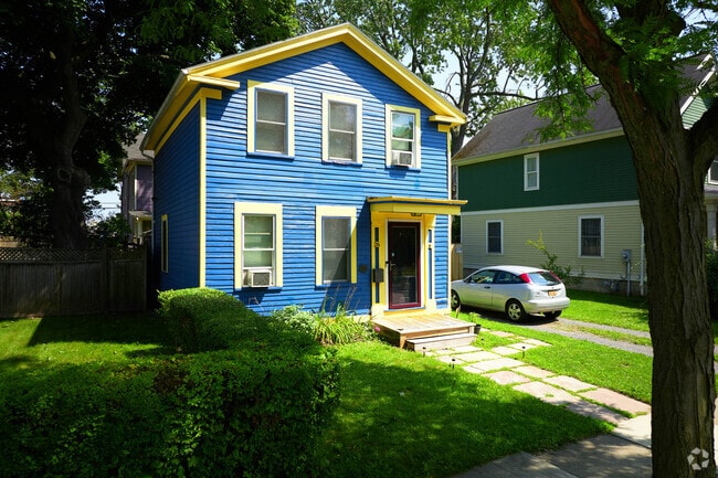 Many historic homes in the Susan B. Anthony section of Josana are repainted in bright colors.