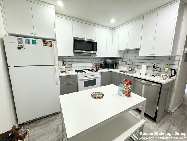 90 Hammond St unit 1, Roxbury Crossing, MA 02120 - photo 7